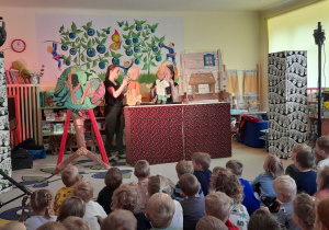 Na tym zdjęcu widać następną scenę teatrzyku.