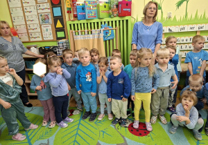 Zdjęcie przedstwia dzieci z grupy I podczas uroczystości.