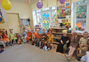 Na tym zdjęciu widać dzieci z grupy III oczekujące na rozpoczęcie balu.