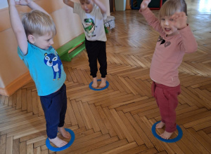 Zajęcia ruchowe wspierające rozwój fizyczny z elementami gimnastyki korekcyjnej