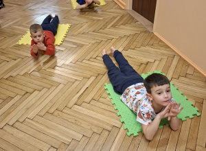 Zajęcia ruchowe wspierające rozwój fizyczny z elementami gimnastyki korekcyjnej