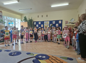 "W zdrowym ciele, zdrowy duch" - przedstawienie dzieci - dzieciom