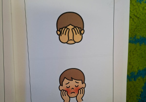 Zdjęcie przedstawia jedną ze stron książeczki, której temat brzmi: "Kiedy czuję wstyd".